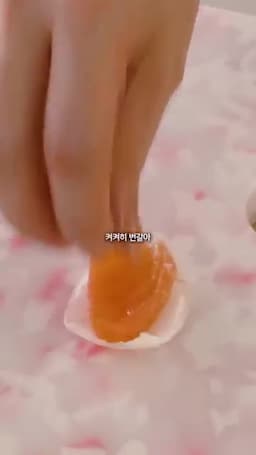 양파 열기 빼고 연어를 켜켜이 담기