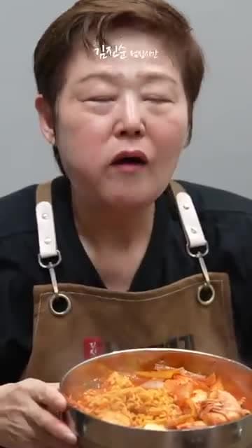짬뽕라면 레시피: 고추기름과 해물 모듬으로 깊게 끓이는 집밥 국물